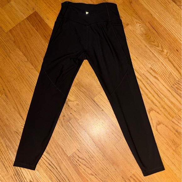 Women’s Old Navy, active power, soft medium, SUPER SOFT side pocketsCOMFORTABLE - Picture 6 of 14